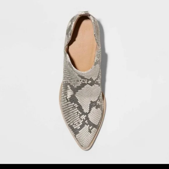 Universal Thread snake print Cari Cut Out Ankle Bootie sz 10 black tan - Picture 3 of 9